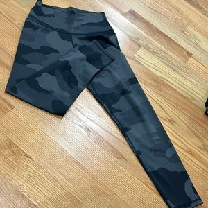 Black camo aerie legging